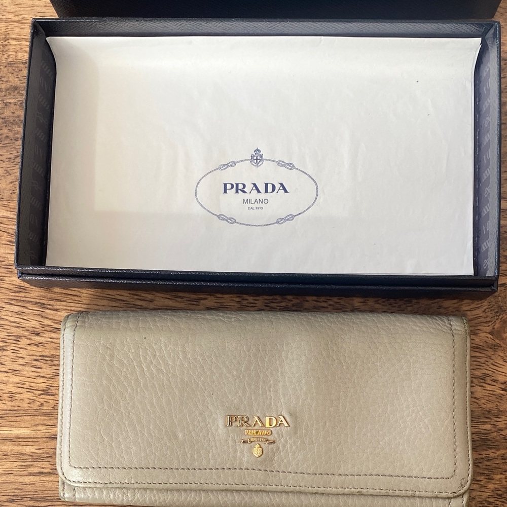 Prada Women's Trifold Leather Wallet